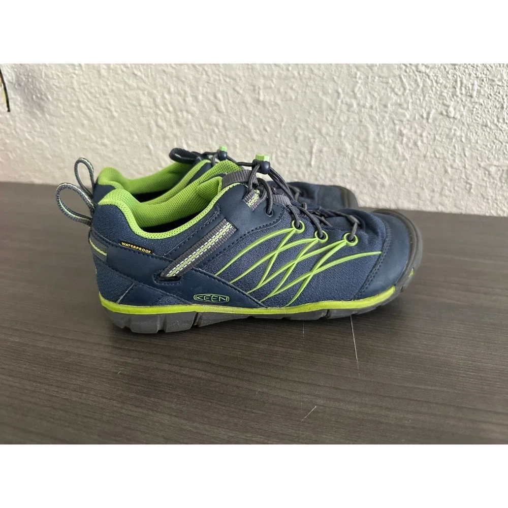 KEEN Kids Chandler CNX Waterproof Shoes Size 4 Navy Green Hiking Trail